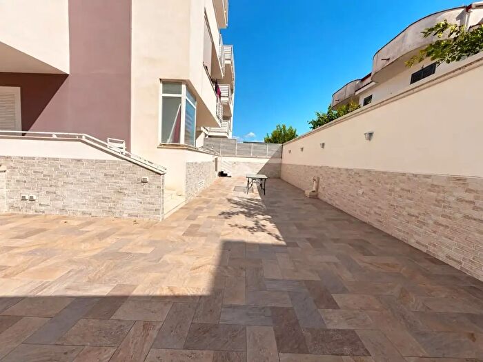 Appartamento quadrilocale in vendita in Via Eugenio Curiel, Sant'Arpino