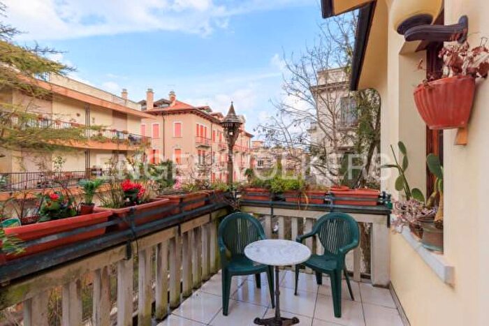 Appartamento trilocale in vendita in Via Dardanelli, Venezia