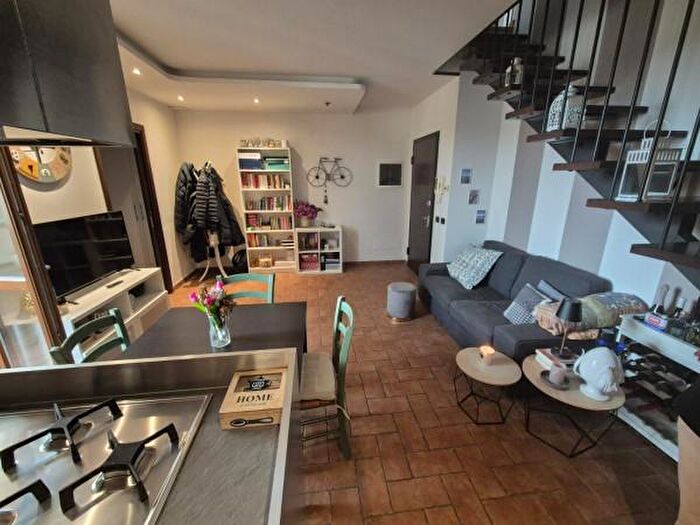 Appartamento trilocale in vendita in Via Palmiro Togliatti, Quattro Castella