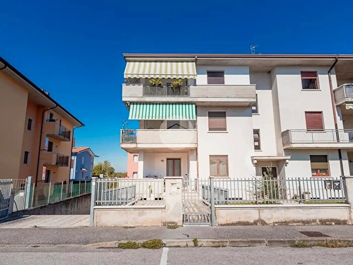 Appartamento quadrilocale in vendita in Via Antonio Labriola, Villafranca Di Verona