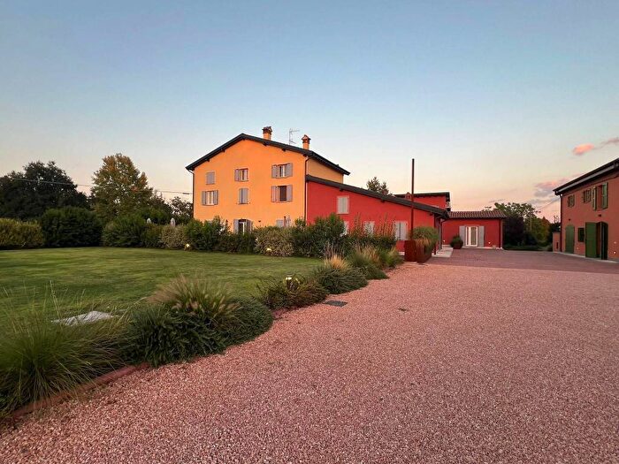 Appartamento quadrilocale in affitto in Strada Stradella, Baggiovara, Modena