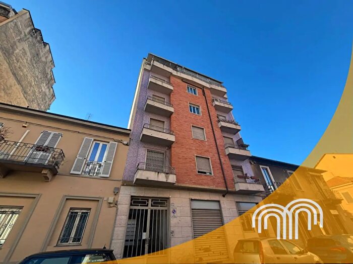 Appartamento trilocale in vendita in Via Brandizzo, Torino