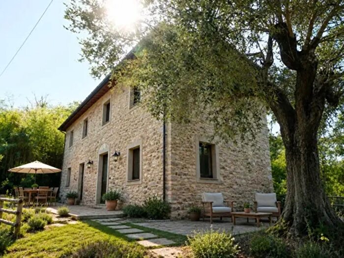 Casa con 6 locali in vendita in Strada Provinciale di Montalbano, Quarrata