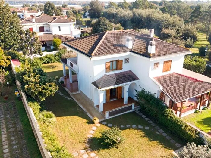 Casa trilocale in vendita in Via Focara, Sabaudia