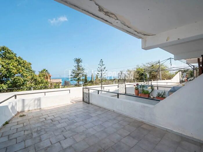 Appartamento trilocale in vendita in Strada Statale Dir, Messina