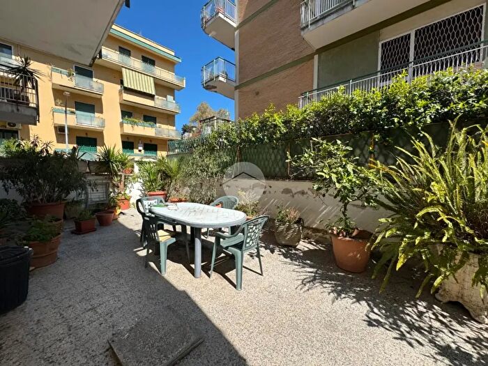 Appartamento quadrilocale in vendita in Via Carlo Denina, Roma