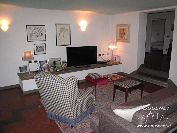 Casa con 15 locali in vendita in Via Ardengo Soffici Poggio a Caiano, Poggio A Caiano