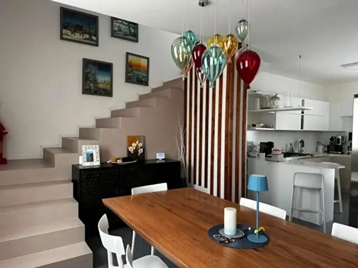 Casa con 5 locali in vendita in Via Alessandro Volta, Camponogara