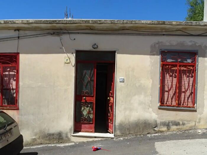 Casa con 7 locali in vendita in Via delle Albicocche, Catania