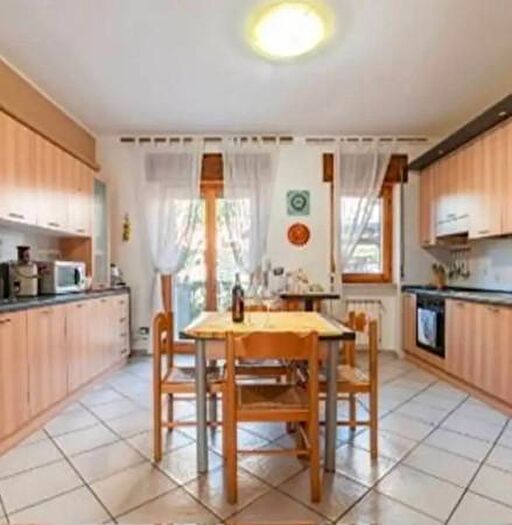 Appartamento quadrilocale in vendita in Via Malagenia, Agropoli