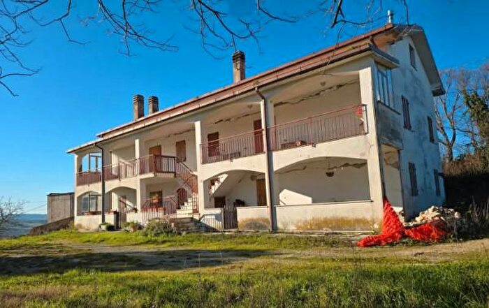 Casa quadrilocale in vendita in Via Giuseppe Garibaldi, Camerata Picena