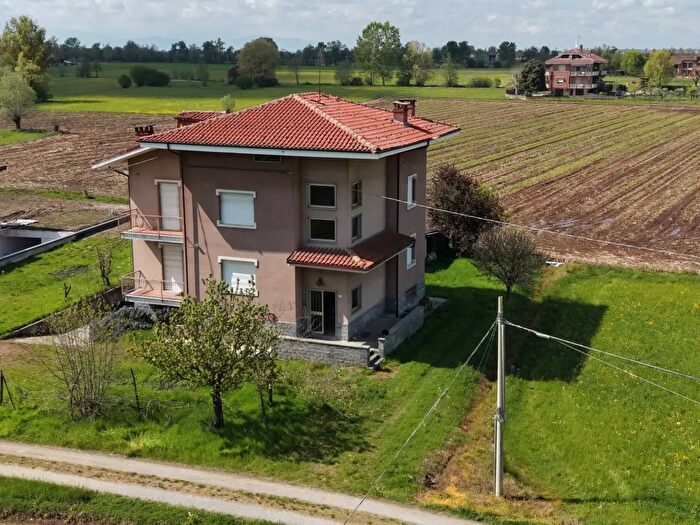 Casa con 8 locali in vendita in Via Curetti, Mondovi