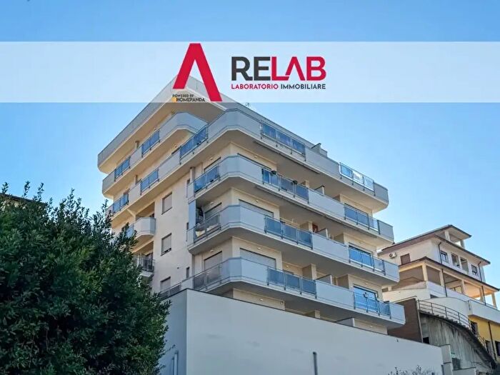 Appartamento trilocale in vendita in Via Lidia Bianchi, Roma