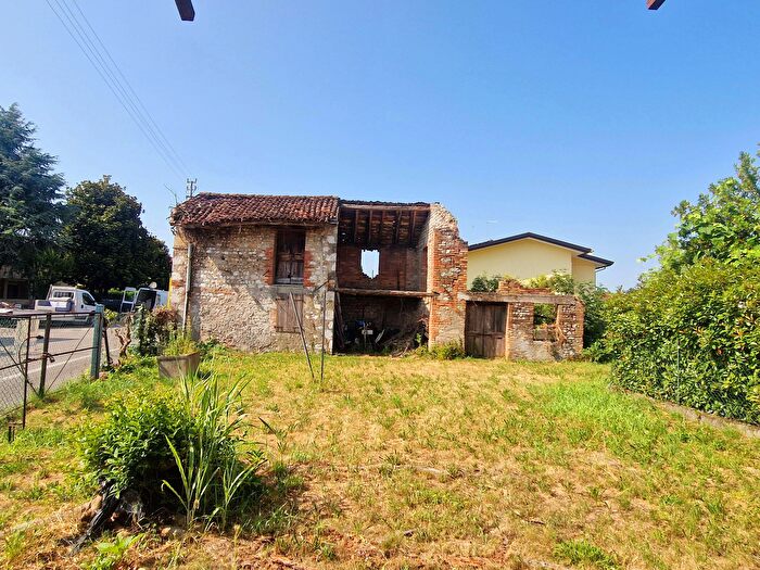 Casa con 9 locali in vendita in Orsago