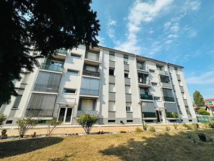 Appartamento trilocale in vendita in Via Padre Reginaldo Giuliani, Legnano