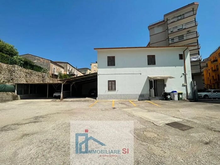 Appartamento con 5 locali in vendita in Via Rotari, Benevento