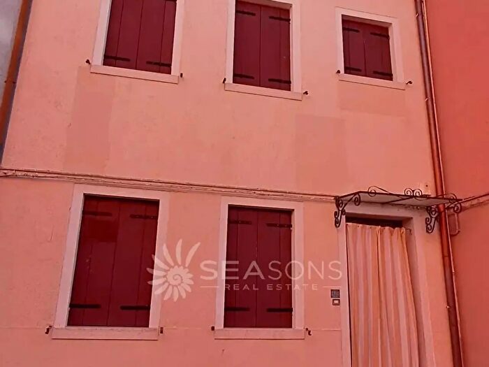 Casa con 6 locali in vendita in Venezia