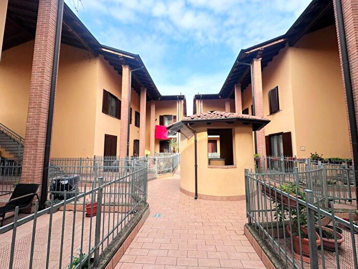 Appartamento quadrilocale in vendita in Via Gabriele dAnnunzio, Vistarino