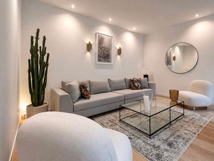 Appartamento quadrilocale in affitto in Via della Spiga, Quadrilatero della Moda, Milano
