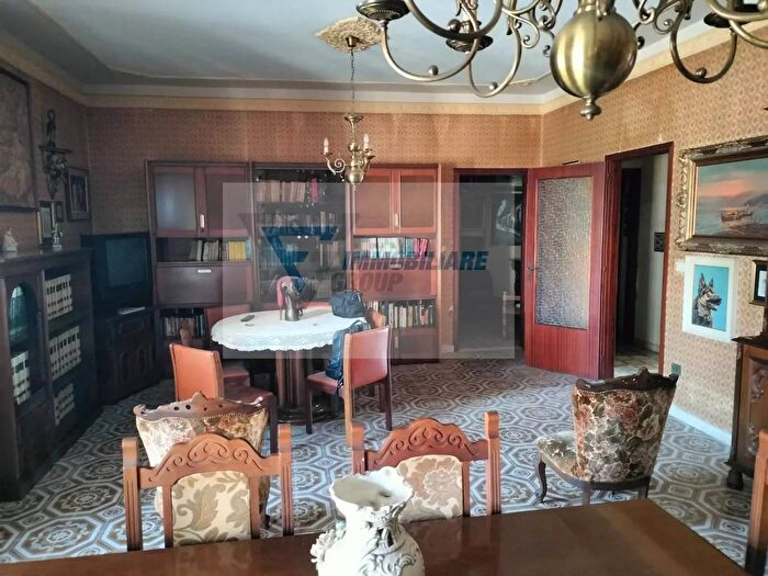 Appartamento con 7 locali in vendita in Siracusa