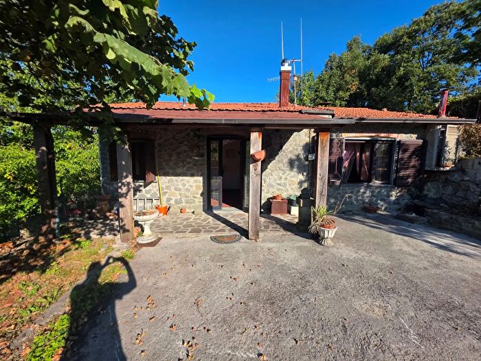Casa con 5 locali in vendita in Via Santa Maria, Piazza Al Serchio