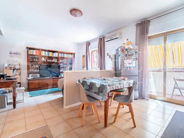 Appartamento trilocale in vendita in Via Trapani Pescia, Palermo