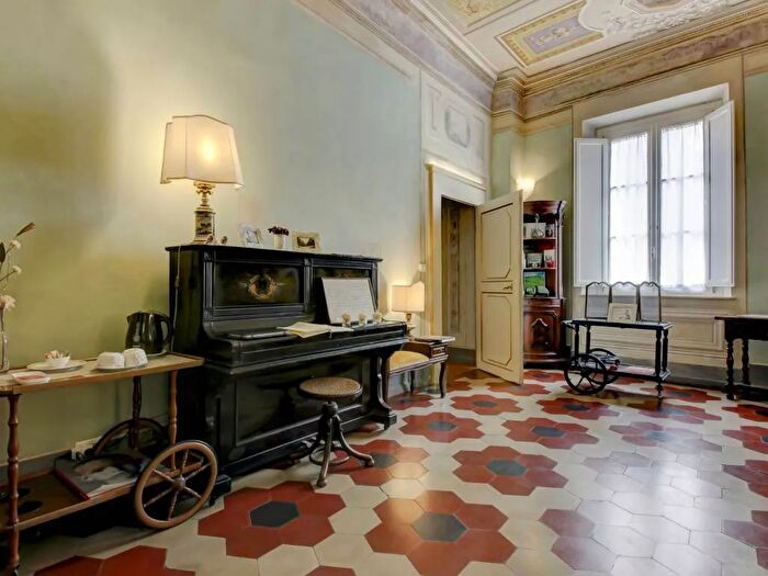 Appartamento con 5 locali in vendita in Pisa