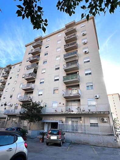 Appartamento quadrilocale in vendita in Via Santa Maria di Gesù, Palermo