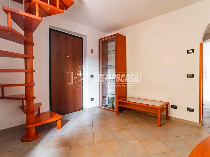 Appartamento trilocale in vendita in Via Landriani, Guanzate