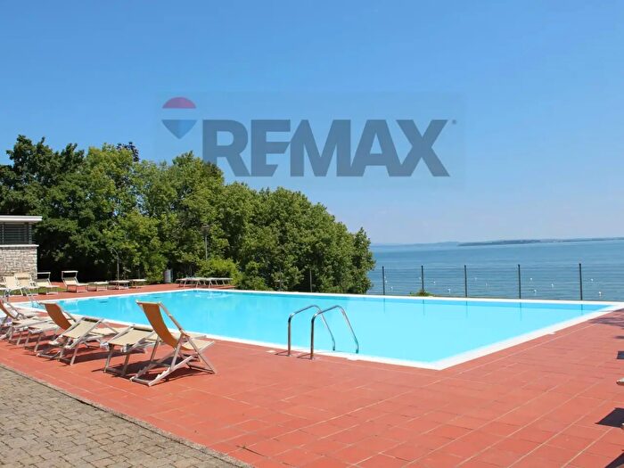Appartamento bilocale in vendita in Via G Mazzini, Padenghe Sul Garda