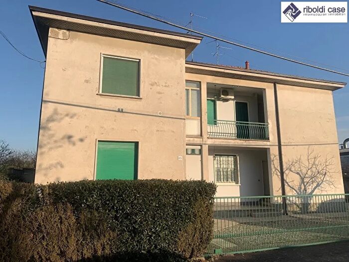 Casa con 9 locali in vendita in Seregno