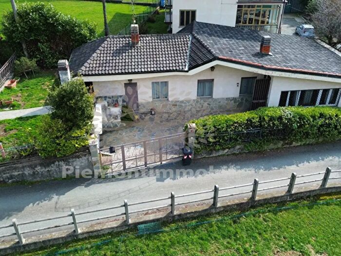 Casa con 6 locali in vendita in Via Selvaggio, Coazze