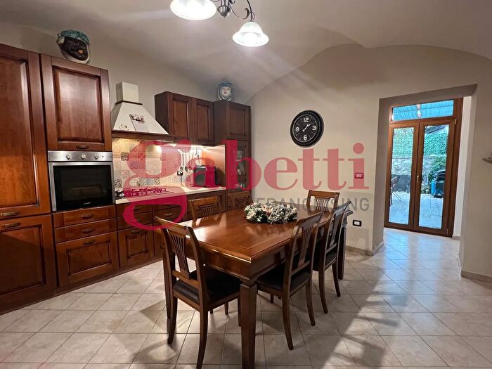 Casa trilocale in vendita in Via Filignano, Pozzilli