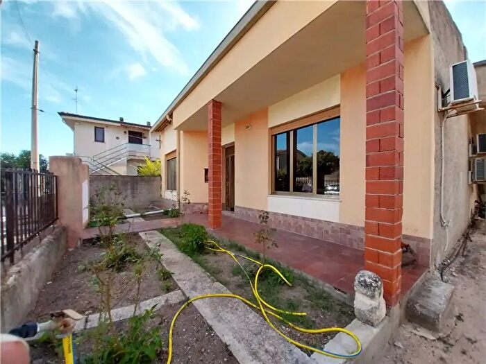 Casa con 6 locali in vendita in Riola Sardo