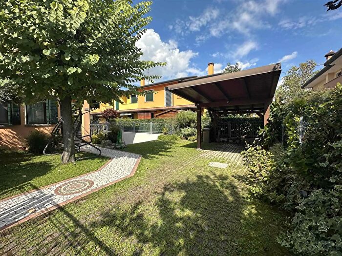 Casa con 6 locali in vendita in Vicolo Canaletta Montegrotto Terme, Montegrotto Terme