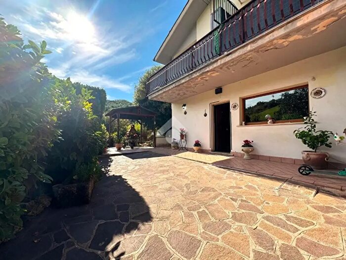 Appartamento quadrilocale in vendita in Via Monte Pellecchia, Monterotondo