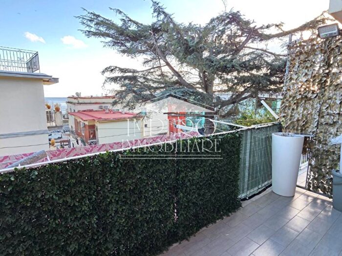 Appartamento bilocale in affitto in Via Tripergola, Lucrino, Pozzuoli