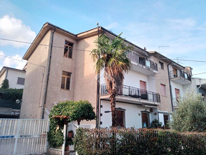 Appartamento quadrilocale in vendita in Viale della Resistenza, Castrolibero