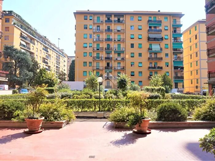 Appartamento trilocale in affitto in Via Valdinievole, Firenze