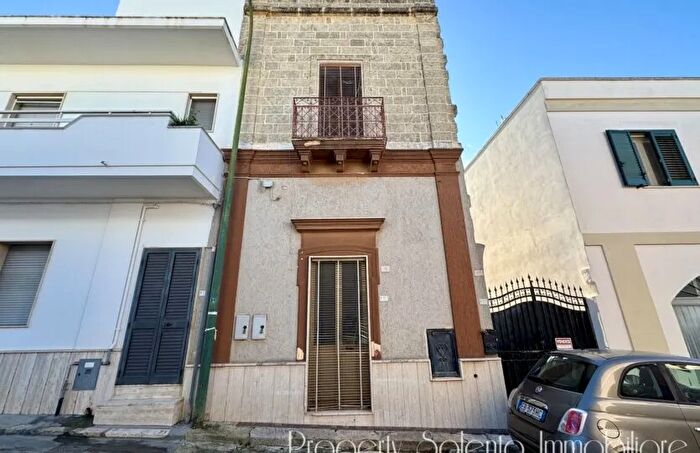 Casa con 6 locali in vendita in Aghelberto del Balzo Ugento Centro Storico Residenziale, Ugento