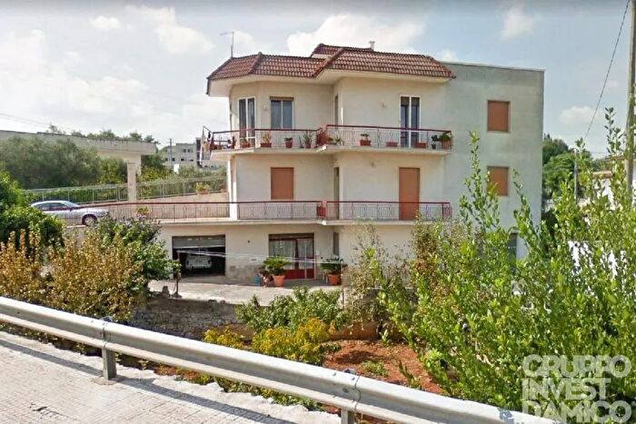 Appartamento trilocale in vendita in Via Fasano Cisternino Brindisi Cisternino, Cisternino