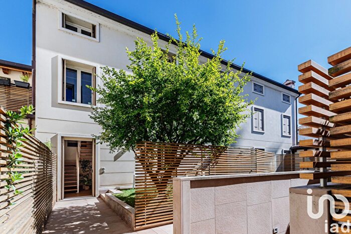 Appartamento con 6 locali in vendita in Via Ponte Novo, Vicenza