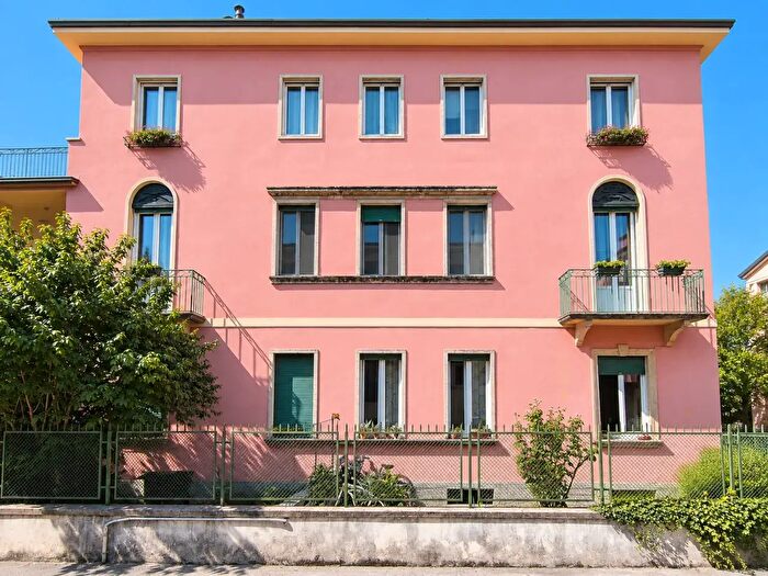 Appartamento quadrilocale in vendita in Via Giulio Cesare Becelli N, Verona