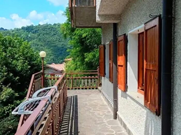 Appartamento trilocale in vendita in Via Partigiani, Serina