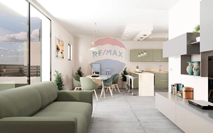 Appartamento con 7 locali in vendita in Via Fano, Maiolati Spontini