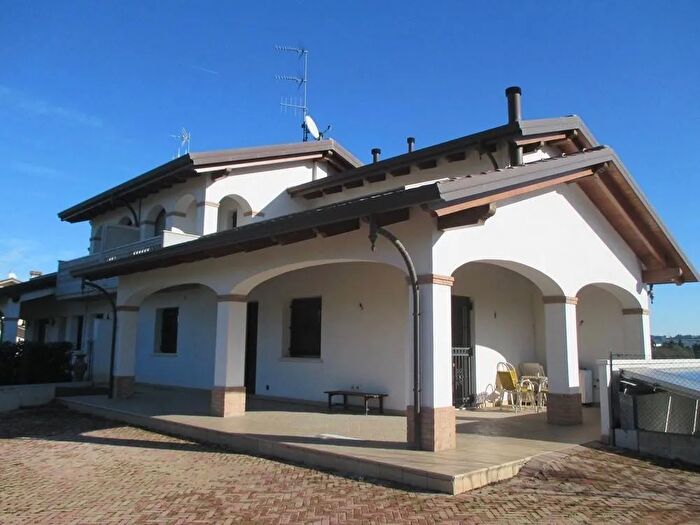 Casa con 7 locali in vendita in Via San Vittore, Cesena