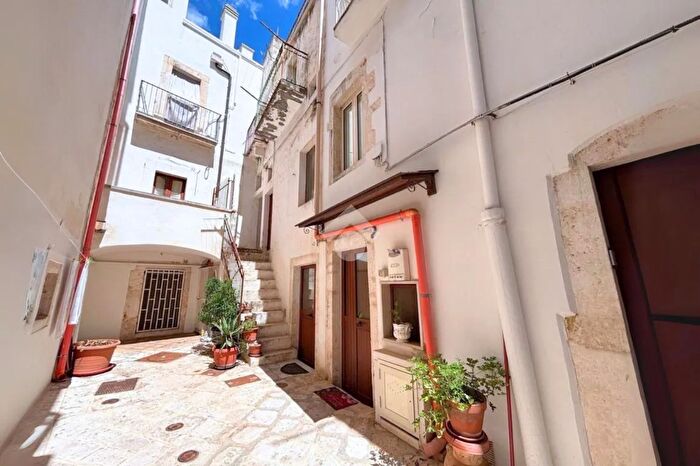 Casa quadrilocale in vendita in Vico I Santa Chiara, Putignano