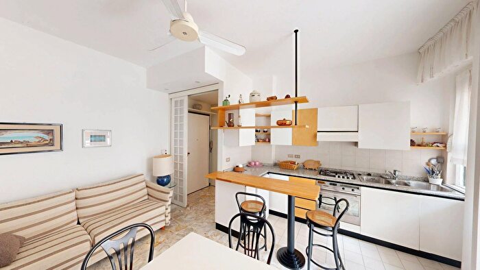 Appartamento bilocale in vendita in Via Piemonte, Finale Ligure