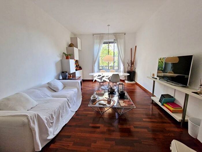 Appartamento trilocale in affitto in Via Valtellina, Isola, Milano