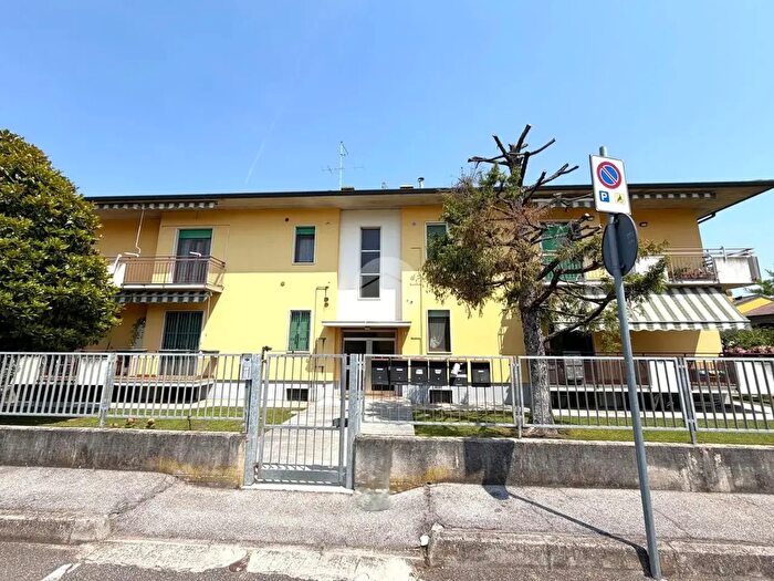 Appartamento trilocale in vendita in Via Monte Cervino, Buttapietra